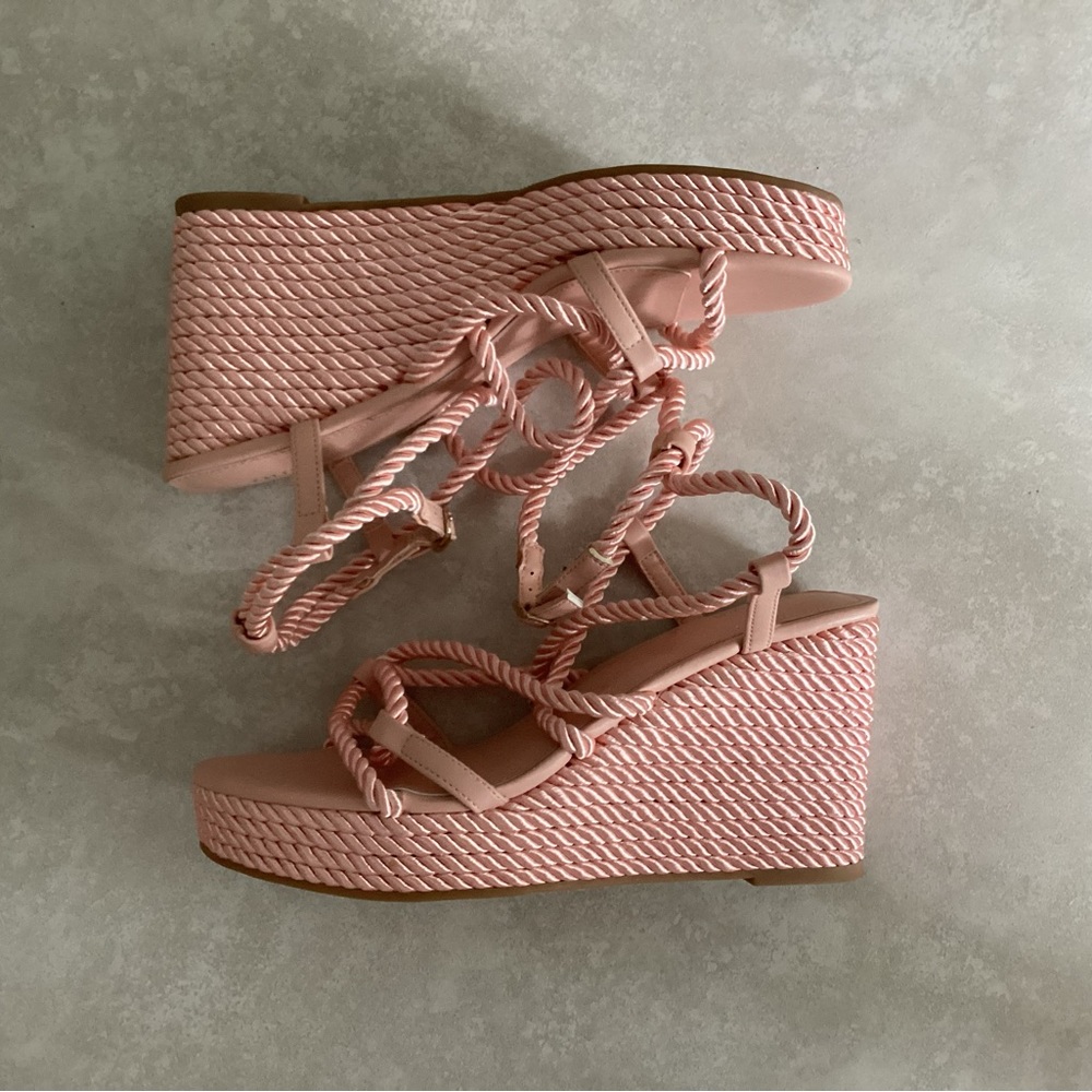 💗 GUESS Natesha strappy rope wedges Sz 9 EUC - Picture 4 of 10